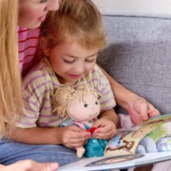Puppe Tilli & Buch „Mein Knopf, ein Universum: Magische Winter-Wünsche“